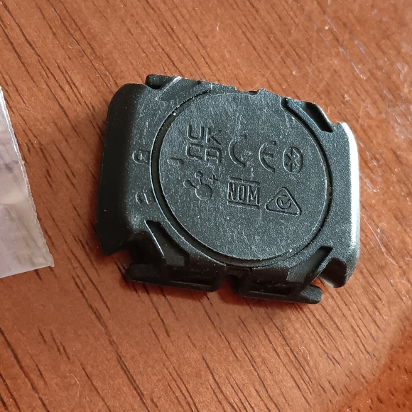 Garmin Speed Sensor 2 and Cadence Sensor 2 - Picture 2 of 4